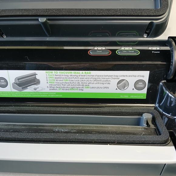 Sunbeam FoodSaver Vacuum Sealer meal prep 17"x6"x4" short cord model FM2000-000 - Picture 5 of 7